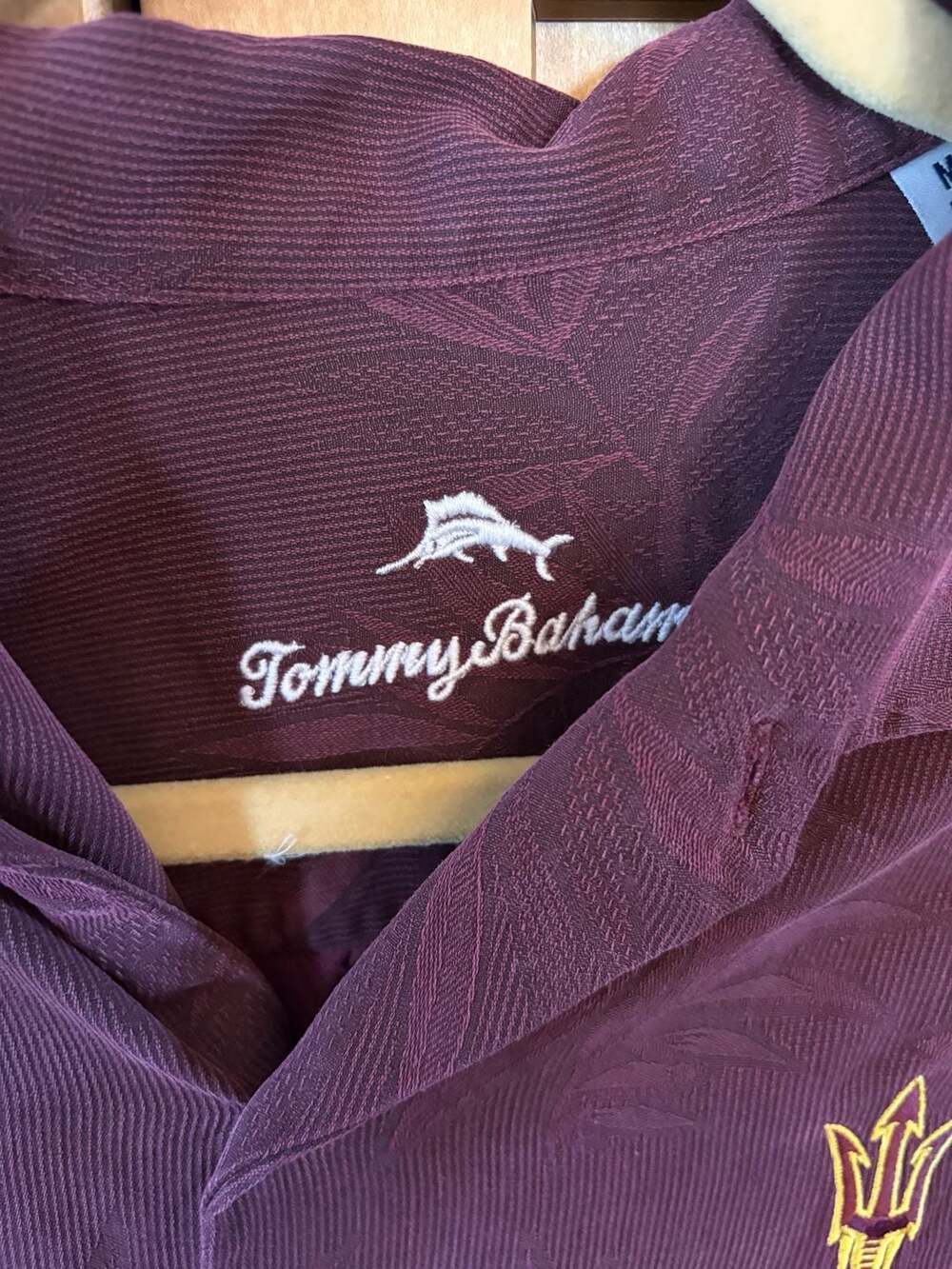 Tommy Bahama ASU Arizona State Sun Devils 100% Silk Maroon Palms Size M - Picture 3 of 6